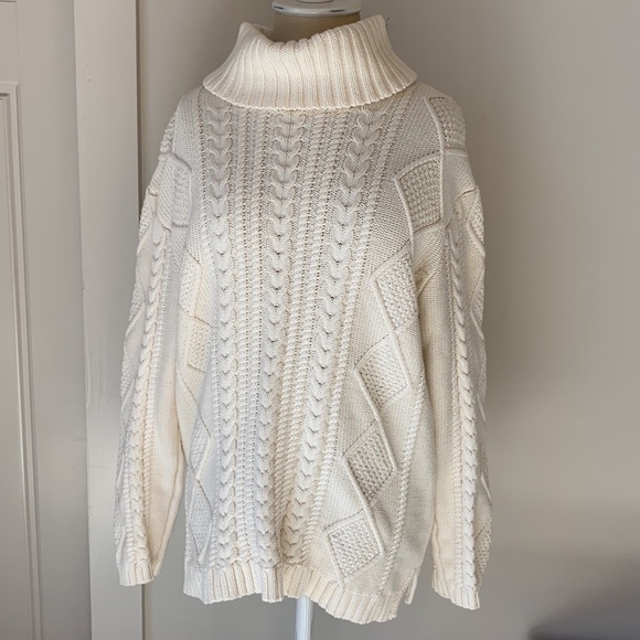 Sweater - Picture 1 of 4